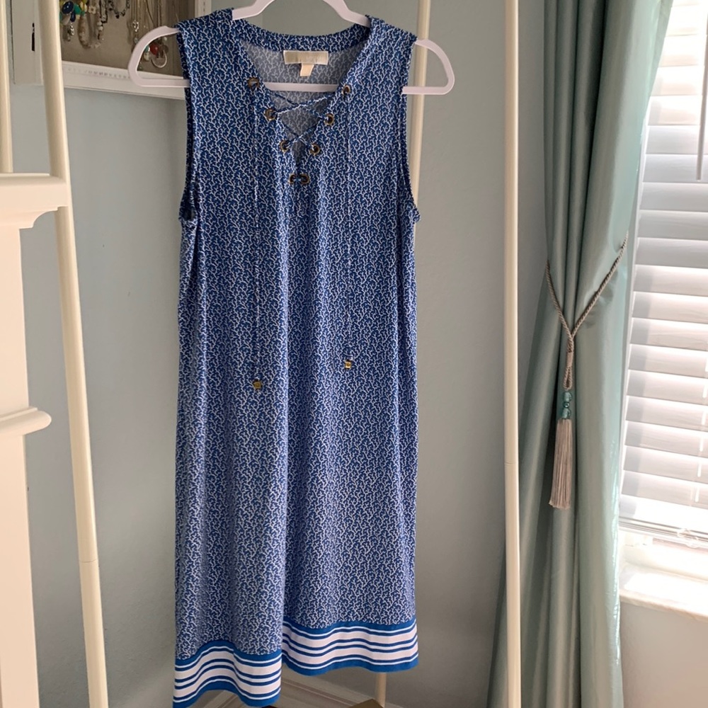 Michael Michael Kors size large sleeveless blue white black and gold coral dress